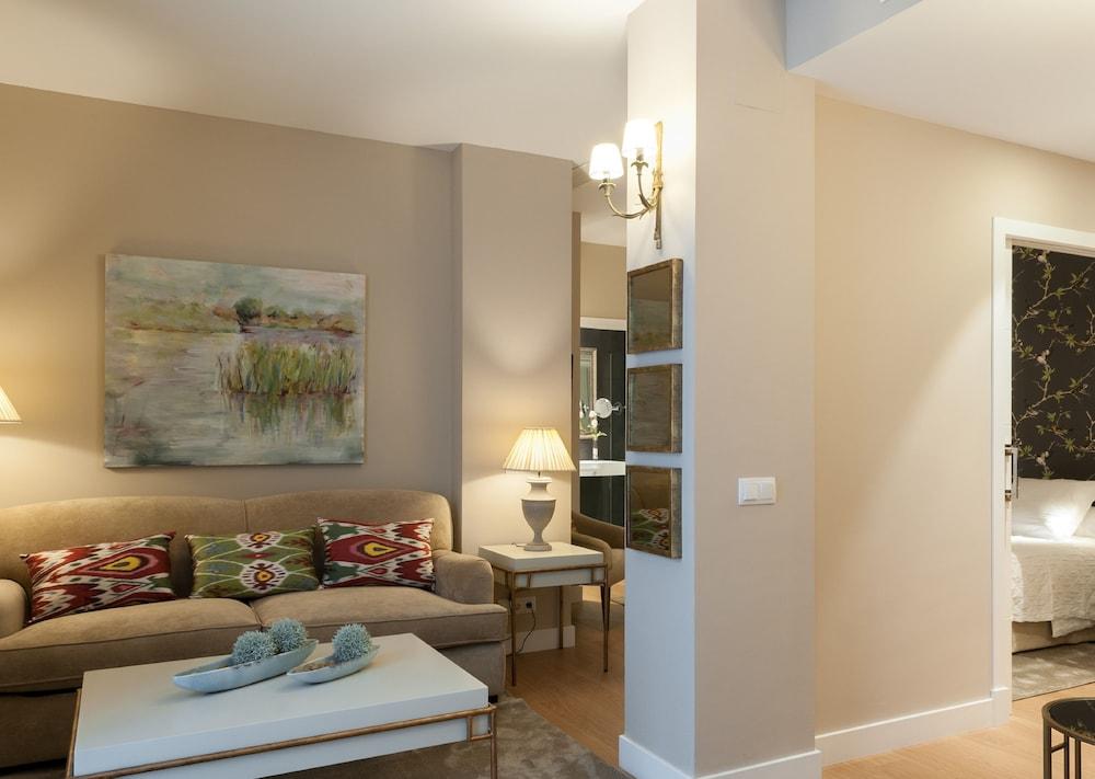 סביליה Suites Murillo Catedral מראה חיצוני תמונה